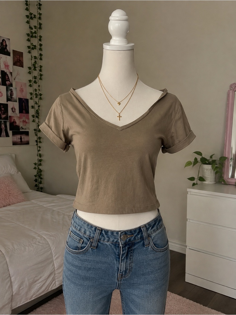 wild fable Taupe V-Neck Short Sleeve Crop Tee